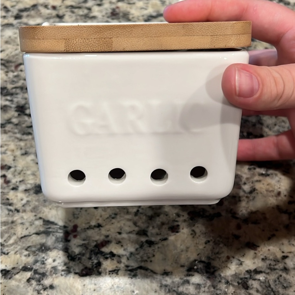 Garlic Canister